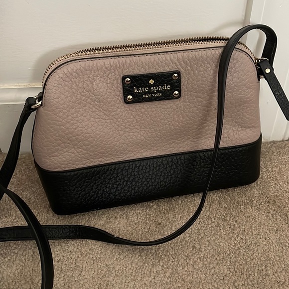 kate spade Handbags - Kate Spade Crossbody ♠️